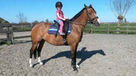 Esmee met mijn nichtje  Jinthe 